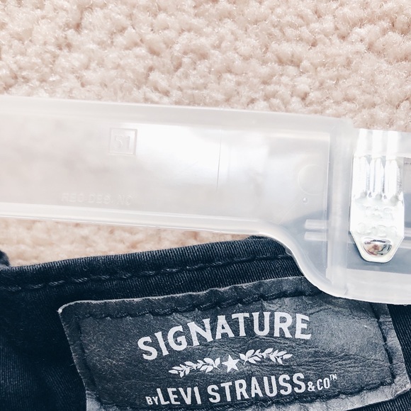 signature by levi black low-rise jeggings - Picture 4 of 4